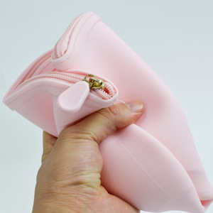 Pochette cosmétique élégante en silicone, étanche et anti-poussière, mini pochette de rangement résistante à l'usure et porte-monnaie - Product Image 2