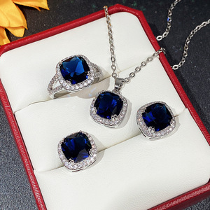 Set di gioielli in vetro blu zaffiro quadrato, accessori di moda eleganti e di lusso per le donne - Product Image 2