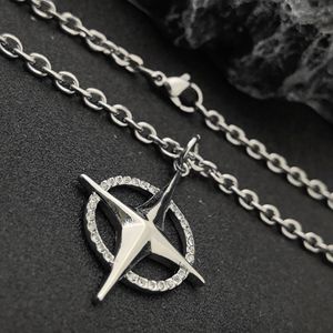 Collana Unisex in Acciaio Inossidabile con Ciondolo a Stella o Croce con Diamanti, Stile Sportivo, Catena a Serpente - Product Image 4