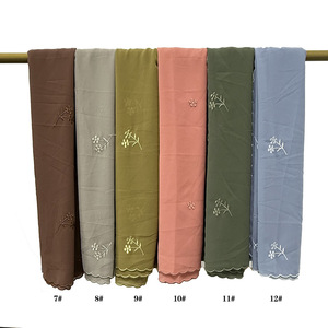 <span class=keywords><strong>2025</strong></span> Malaysia Sang Trọng Hàn Quốc Voan Hijab Khăn Choàng Cao Cấp Jersey Thêu Mùa Hè <span class=keywords><strong>Polyester</strong></span> Khăn Cho Hồi Giáo Dài Đảng In - Product Image 2