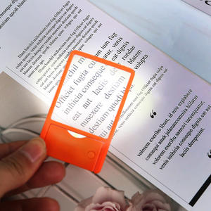 पॉकेट हैंडल आवर्धक ग्लास कार्ड मिनी आकार 360 लाइट पोर्टेबल हैंडहेल्ड लाइट रीडिंग मैग्निफायर के साथ घूर्णन मैग्निफायर - Product Image 4