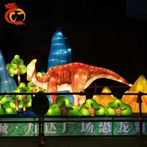 Grandes lanternes chinoises en soie personnalisées, en forme d'animaux, pour festivals en plein air, en vente - Product Image 4