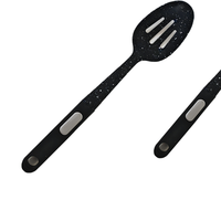 Vente en gros d'ustensiles de cuisine écologiques, légers, antidérapants, résistants à la chaleur, antiadhésifs, en acier inoxydable durable, noirs, adaptés au lave-vaisselle