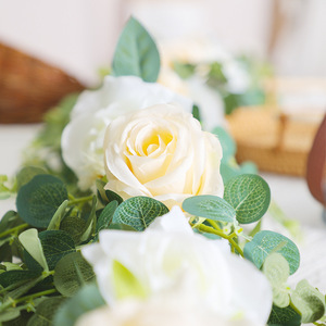ดอกกุหลาบประดิษฐ์แบบพลาสติกและผ้าไหม คุณภาพสูง เหมาะสำหรับงานแต่งงาน ถ่ายภาพกลางแจ้ง และตกแต่งบ้าน - Product Image 4