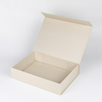 Boîte cadeau magnétique rigide tendance en gros avec insert en mousse, taille/couleur/logo personnalisables, gaufrage, pelliculage mat