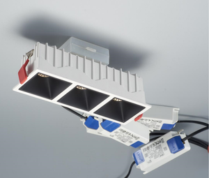 3*7W 3 Têtes Projecteurs LED Encastrables COB en Aluminium, Découpe 55*175mm, Ra95/Ra97, Anti-éblouissement, IP44, Pour Entrepôt, Angle de Faisceau 12-36° - Product Image 2