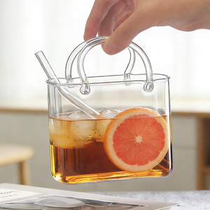 Gobelet <span class=keywords><strong>en</strong></span> <span class=keywords><strong>verre</strong></span> transparent créatif de 26 oz <span class=keywords><strong>en</strong></span> forme de sac à main <span class=keywords><strong>avec</strong></span> <span class=keywords><strong>paille</strong></span> pour boissons à emporter, gobelet INS pour jus et whisky, ustensiles de bar pour fêtes - Product Image 3