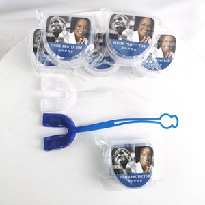 Heidefee Protège-dents de rugby bleu transparent en boîte, protection sportive pour adultes et enfants, durable, pour sports d'équipe, usage dentaire - Product Image 1