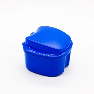 Estuche compacto <span class=keywords><strong>de</strong></span> retención <span class=keywords><strong>de</strong></span> <span class=keywords><strong>dientes</strong></span> postizos para uso diario, caja <span class=keywords><strong>de</strong></span> prótesis dental portátil con almacenamiento <span class=keywords><strong>de</strong></span> soporte <span class=keywords><strong>de</strong></span> ortodoncia - Product Image 1