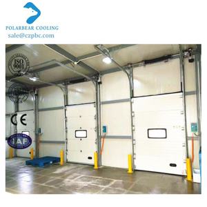 <span class=keywords><strong>Porte</strong></span> <span class=keywords><strong>sectionnelle</strong></span> industrielle isolée et robuste avec dispositifs de sécurité pour entrepôt et quai de chargement - Product Image 5