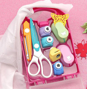 Nouveau Kit Créatif DIY 2026 pour Enfants : Perforatrice à Motifs (Feuille, <span class=keywords><strong>Papillon</strong></span>, Étoile, Cœur) et Ciseaux pour Loisirs Créatifs en <span class=keywords><strong>Papier</strong></span> - Product Image 4