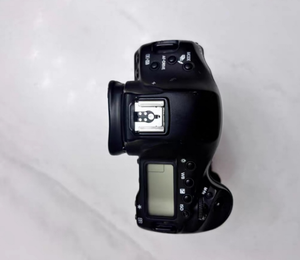 Capteur plein format 18,1 MP + 14 images par seconde — la 1D X est le summum de la vitesse et de la qualité d'image ! - Product Image 3