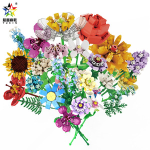 ชุดของเล่นดอกไม้จำลองแบบประกอบได้ ยี่ห้อ Yuxin Mini Interlocking Building Block Bouquet สำหรับเด็กอายุ 4-13 ปี ของขวัญสำหรับเด็กผู้ชายและเด็กผู้หญิง - Product Image 1