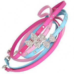 Laisse pour chien en PU rose avec nœud papillon et motif cœur, décorée d'un foulard, pour petits chiens - Laisse de traction anti-perte - Product Image 3