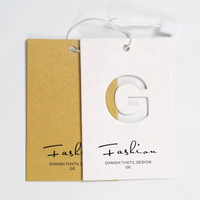 Étiquettes suspendues de haute qualité pour vêtements, étiquettes en papier, impression UV, personnalisation du logo, couleurs complètes