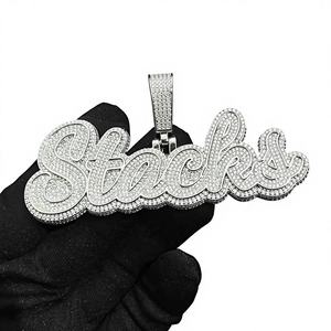 Colgante de Lujo con Nombre y Letras Personalizadas, Estilo Hip Hop, con Incrustaciones de Moissanita VVS, Chapado en Oro de 18K, Cadena de 20 Quilates - Product Image 1