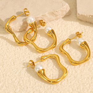 Pendientes de Aro Geométricos Chapados en Oro con Perla Sintética para Uso Diario de Mujer - Product Image 1