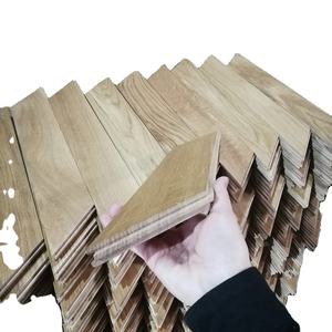 Parquet Chevron en Chêne Français Massif Brut et Fini, Angle 45 Degrés, Point de Hongrie - Product Image 1