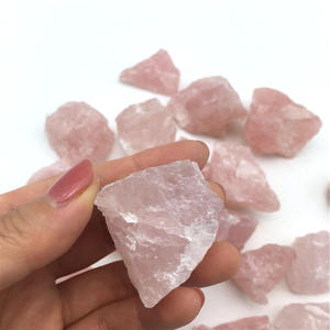 Campione di cristallo rosa rosa naturale all'ingrosso <span class=keywords><strong>quarzo</strong></span> <span class=keywords><strong>grezzo</strong></span> <span class=keywords><strong>grezzo</strong></span> cristallo di rosa pietre burattate per la decorazione domestica - Product Image 5