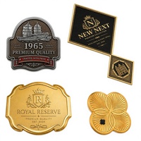 Étiquettes métalliques personnalisées en aluminium gaufré 3D avec logo, formes sur mesure pour emballages de parfums, bouteilles et boîtes - Écologiques et durables
