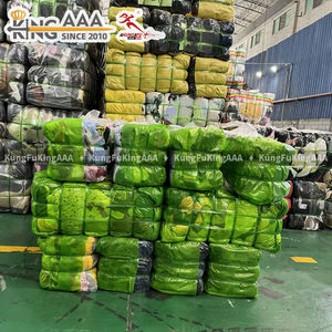 KungFu KingAAA: Balle di Abbigliamento Usato All'Ingrosso, Lotti Misti di Seconda Mano, <span class=keywords><strong>Capi</strong></span> Compressi di Qualità Premium Grado A, Confezione da 100kg - Product Image 2