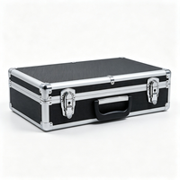 Boîte à outils en aluminium noir personnalisée avec séparateurs réglables, poches pour outils sur le couvercle et fermoirs verrouillables, boîte de rangement pour outils en aluminium
