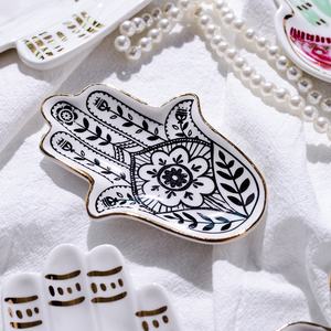 Vassoio per <span class=keywords><strong>gioielli</strong></span> in ceramica alla moda piatto per piatti portagioie espositore per organizzatori con bordo in oro con Design a mano di Cactus per il trucco - Product Image 3