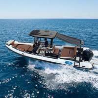 Bateau semi-rigide gonflable Hedia 7,6 m (25 pieds) en aluminium robuste à coque en V profond, avec moteur hors-bord de 300 CV, pour la pêche et les excursions.