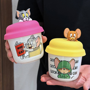 Taza de cerámica de Tom y Jerry con tapa, diseño de dibujos animados azul, para uso doméstico o como regalo. - Product Image 4
