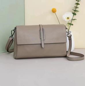 Bolso Bandolera de Piel Auténtica con Logotipo Personalizado, Cierre de Cremallera, el Mejor Regalo - Product Image 1