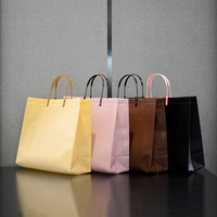 Sacs à provisions en plastique à la mode sac de t-shirt à gousset latéral avec sacs-cadeaux de logo personnalisé pour vêtements et chaussures