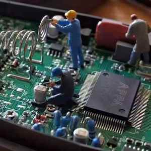 Gloednieuw origineel XCF32PFSG48C BGA is een 32Mb-geheugen ontworpen voor <span class=keywords><strong>FPGA</strong></span>-configuratie. - Product Image 6