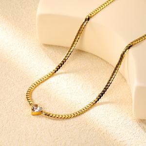 Nouveau Collier Chaîne Cubaine Plate et Épaisse en Acier Inoxydable Plaqué Or PVD, avec Cœur Vert en Zircon, pour Femme - Product Image 4