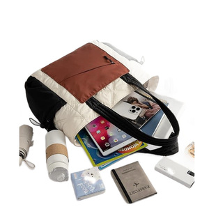 Bolso de Mano Tipo Satchel Unisex con Cierre, Acolchado, Forrado en Poliéster Suave y Resistente, Patrón de Diamantes, Bolsillos Dobles en Ambos Lados, Correa de Hombro Individual - Product Image 5