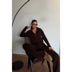 Ensemble en tricot Nalani couleur café foncé, survêtements confortables et élégants - Product Image 3