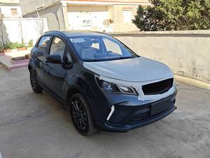 SUV automatique Blue Livan X3 Pro CVT avec pneus R16, conduite à gauche, intérieur sombre, galerie de toit métallique, véhicule essence avec caméra de recul - Product Image 4