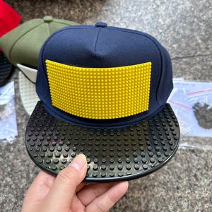 YD401 Cappellino Snapback Natalizio Personalizzabile Fai-da-Te con Babbo Natale, Cappello Regalo per Feste per Uomini e Bambini, Berretto da Baseball Natalizio con Blocchi Pixel - Product Image 5