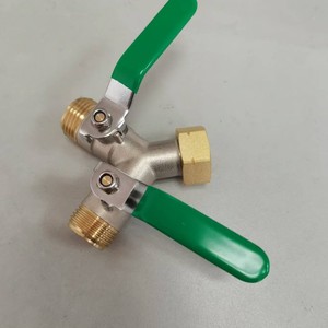 <span class=keywords><strong>tuyau</strong></span> d'arrosage 3/4 "collecteur de <span class=keywords><strong>tuyau</strong></span> extérieur résistant au gel antirouille <span class=keywords><strong>robinet</strong></span> à vanne 2 voies laiton nickelé robuste - Product Image 3