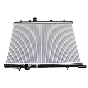 Pièces automobiles 1330G2 1330G4 1330F4 1330F6 1330K9 1330R8 1330V2, réservoir d'eau du moteur, radiateur pour <span class=keywords><strong>Peugeot</strong></span> 307 CC 307 SWW <span class=keywords><strong>206</strong></span> (T5) (T6) - Product Image 1