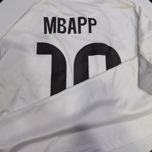 เสื้อฟุตบอลคุณภาพสูง ทีมชาติไทย ฤดูกาล 2526 รุ่นนักเตะ ชุดฟุตบอลชาย รุ่นเรอัล เจอร์ซีย์ ซอคเกอร์ - Product Image 1