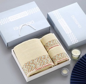 Fabrika Toptan Özel Pamuklu Havlu Hediye Seti 3 Parça Banyo Havlusu Seti, Kurumsal Hediyeler için Bez Çanta ile - Product Image 1
