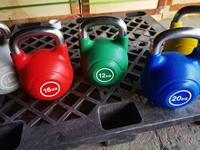 Kettlebells de compétition en PU poignées électrolytiques ergonomiques de haute qualité conception de fonte intégrale plusieurs poids de même taille