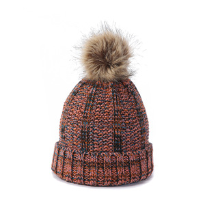 <span class=keywords><strong>Bonnet</strong></span> tricoté chaud pour femmes d'automne et d'hiver avec boule de fourrure pour <span class=keywords><strong>Amazon</strong></span> Bonnets de style de rue européens et américains Chapeau d'hiver - Product Image 5