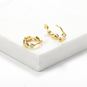 Wholesale Bulk in Stock Rhombus Bezel Shape Setting Round Cz 18K Gold Plated <b>Huggie</b> Hoop Earring for Women - Product Image 5