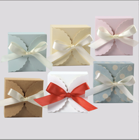 Boîte cadeau carrée pliable de couleur unie, jolie boîte en carton rose et multicolore avec nœud pour l'emballage de savon artisanal