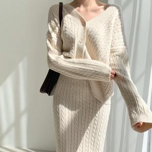 <span class=keywords><strong>Robe</strong></span> <span class=keywords><strong>pull</strong></span> élégante en maille Jupe transparente boutonnée à manches longues Ensemble deux pièces - Product Image 4