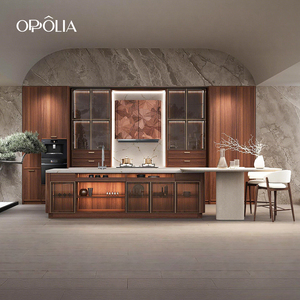 Isla <span class=keywords><strong>de</strong></span> Cocina OPPOLIA con <span class=keywords><strong>Puertas</strong></span> <span class=keywords><strong>de</strong></span> Vidrio, Encimera <span class=keywords><strong>de</strong></span> Cuarzo, Ambiente Poético Oriental, Diseño Galardonado con el Premio GDSC, Gabinetes <span class=keywords><strong>de</strong></span> Madera <span class=keywords><strong>de</strong></span> Nogal - Product Image 2
