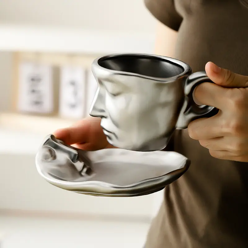 American 2024 Style Face Art 260ml Tasses en céramique Tasse à café nordique moderne avec plateau Tasses à boire de lait de couleur personnalisée