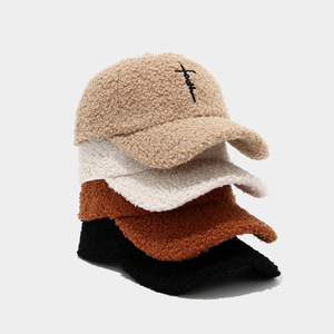 Casquette de baseball pour femme, 6 panneaux, en peluche, 100 % polyester, collection printemps-automne, vente chaude, chapeau thermique tendance et <span class=keywords><strong>chaud</strong></span> - Product Image 1