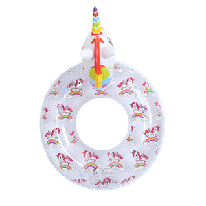 Flotador inflable de unicornio para niños con diseño de arcoíris y asas, material de PVC de 0.3 mm - Product Image 3